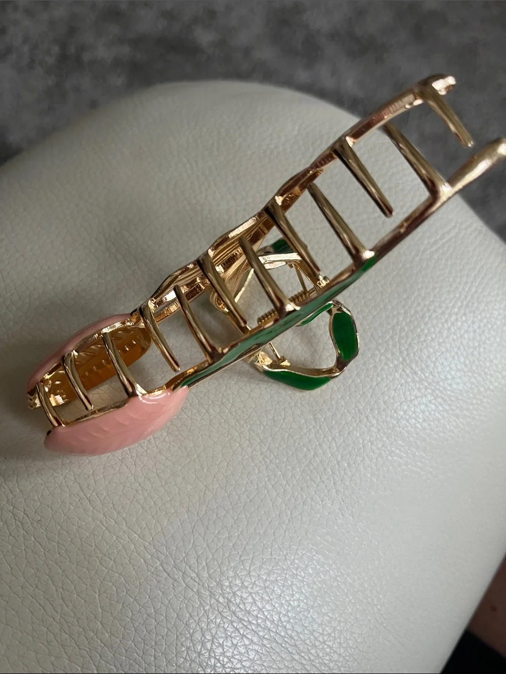 Gold-Tone Pink Enamel Tulip hair clip/claw with Green Leaves - Women hair!  New.